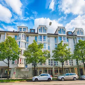 Leonardo West Hotel