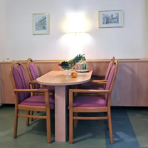Gruener Baum Hotel